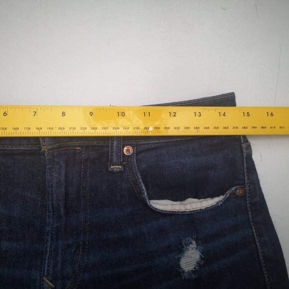 American Eagle Ne(x)t Level Ladies Size 28 Medium Wash Athletic Fit Jean Shorts - Picture 10 of 12